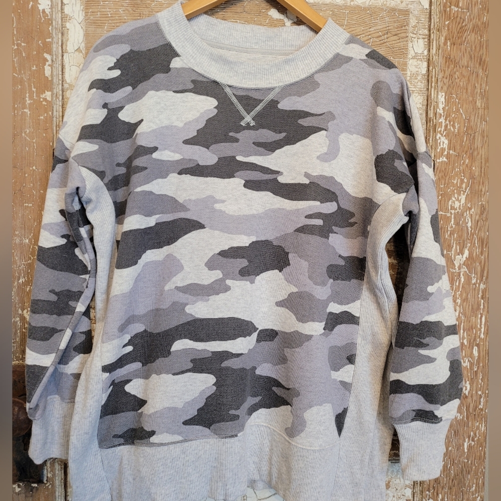 Aerie Black and Gray Camo Sweatshirt with Split Sides.  Size XS